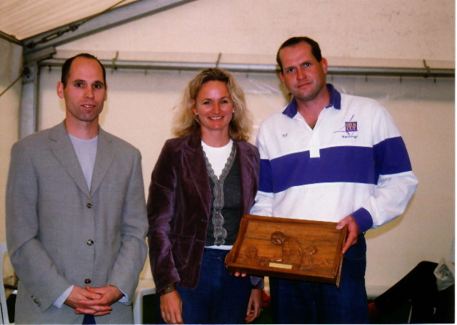 Simon Zweck trophy for the support of the winning crew