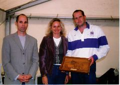 Simon Zweck trophy for the support of the winning crew