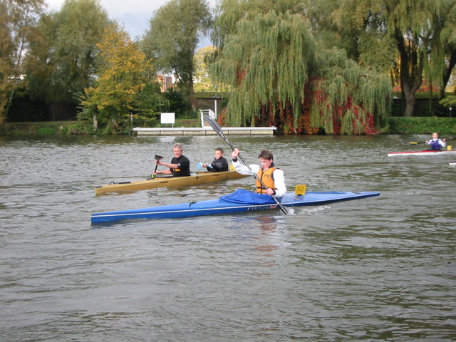 Rounding a tricky bend on the Thames